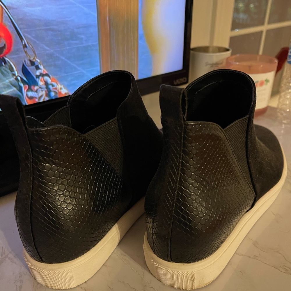 Black Steve Madden Sneakers
